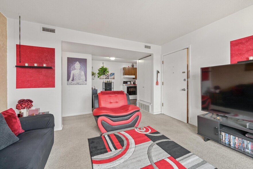 More Photos Of 103 E 7th Ave, South Hutchinson Apartments For Sale