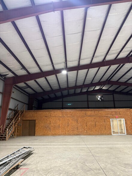 More Photos Of 20 Mincey Blvd, Savannah Warehouse For Lease