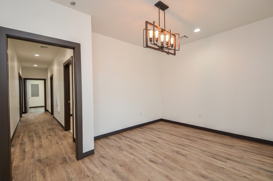 More Photos Of 800 Bonaventure Way, Sugar Land Medical For Sale