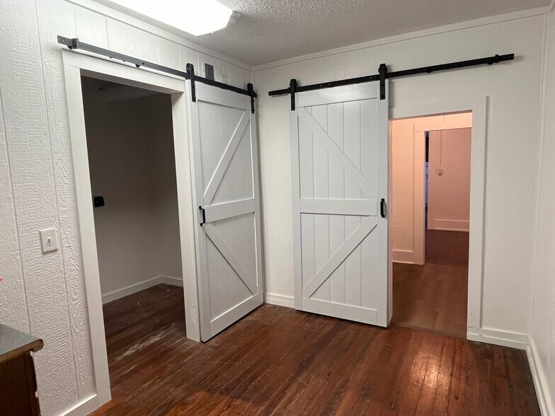More Photos Of 304 N Muskogee Ave, Tahlequah Specialty For Lease