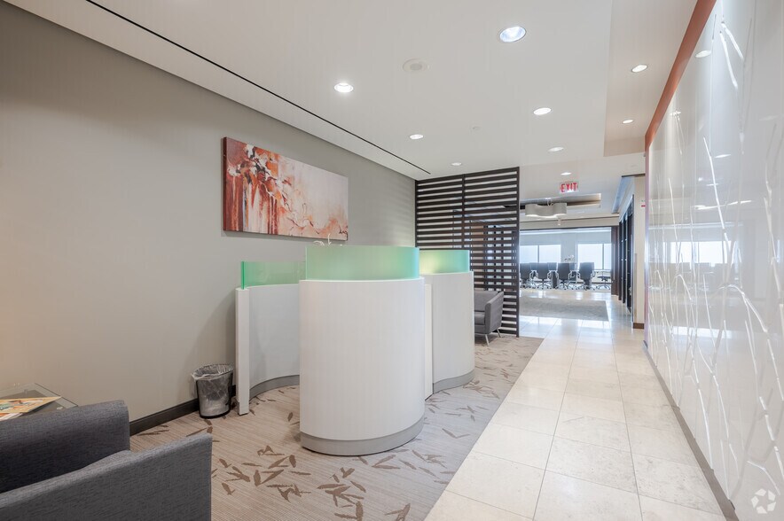 More Photos Of 100 King St W, Toronto Coworking Space