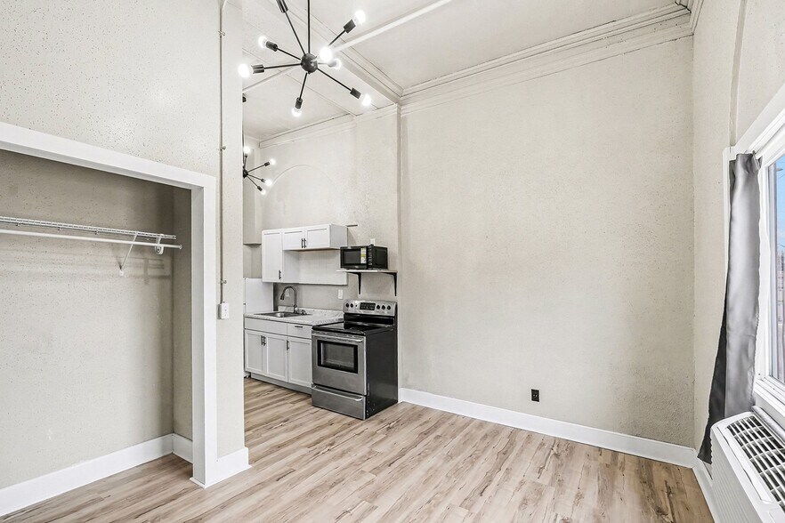 More Photos Of 1302 Faraon St, Saint Joseph Office For Sale
