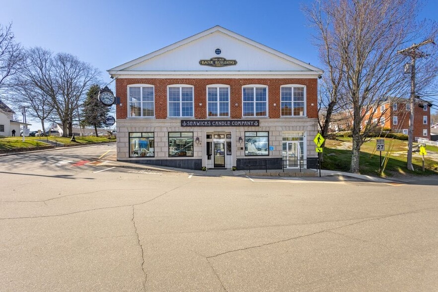 More Photos Of 4 Townsend Ave, Boothbay Harbor Freestanding For Sale