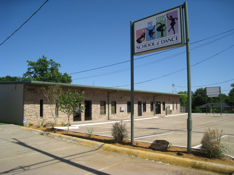 Primary Photo Of 1314 S Main St, Duncanville Office For Lease