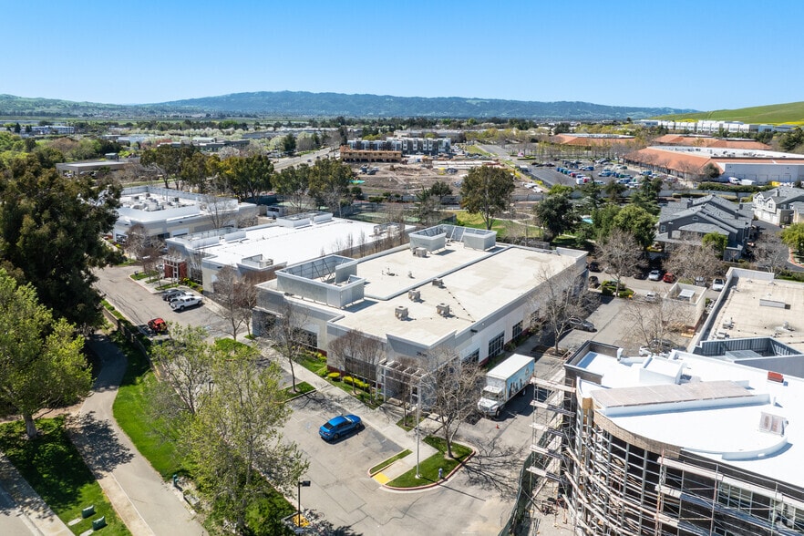 More Photos Of 2900 Collier Canyon Rd, Livermore Showroom For Sale
