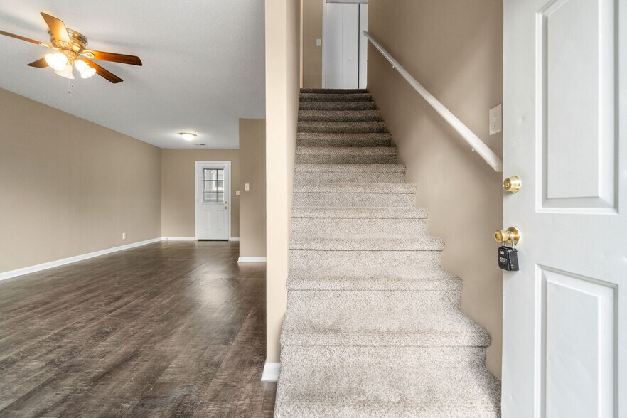 More Photos Of 279B Harrier ct, Clarksville Apartments For Sale