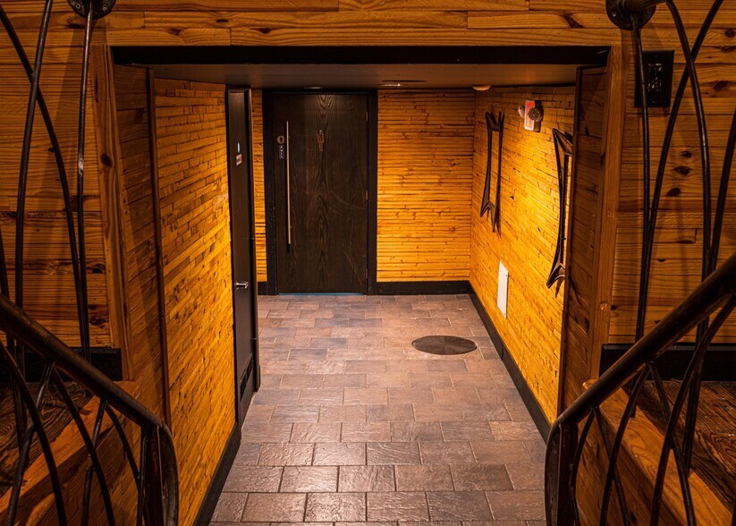 More Photos Of 2300 River Rd, River Grove Freestanding For Sale