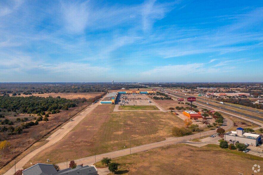 More Photos Of 301 Tanger Dr, Terrell Unknown For Lease