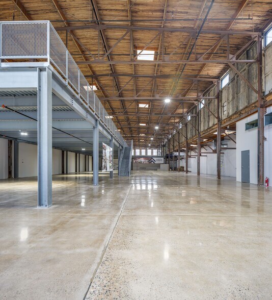 More Photos Of 1325 Quincy St NE, Minneapolis Loft Creative Space For Lease