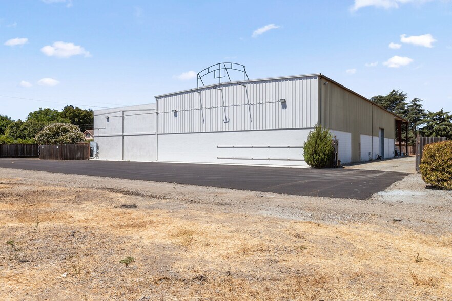 More Photos Of 675 Buena Vista Ave, Gilroy Manufacturing For Sale