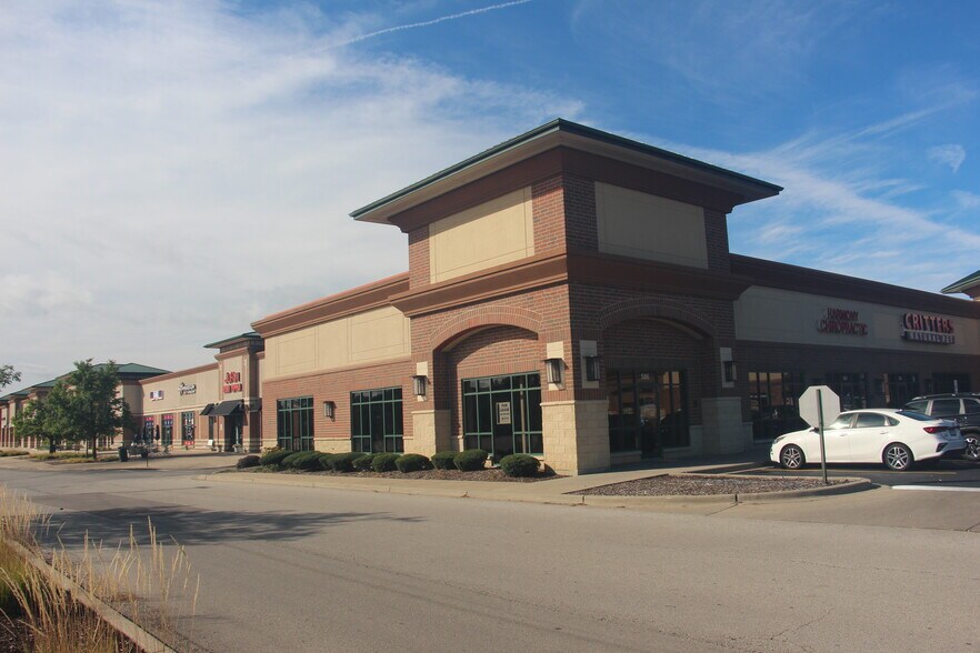 More Photos Of 558-586 S Randall Rd, South Elgin Unknown For Lease