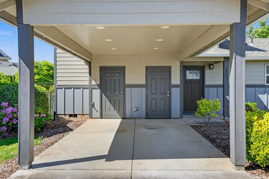 More Photos Of 1364 Northern Heights Loop, Keizer Multifamily For Sale