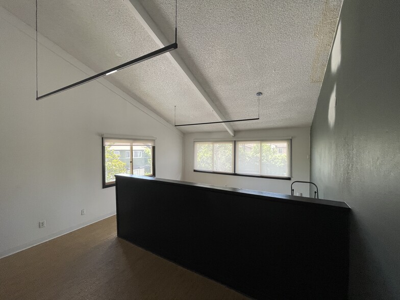 More Photos Of 2482 Newport Blvd, Costa Mesa Loft Creative Space For Lease