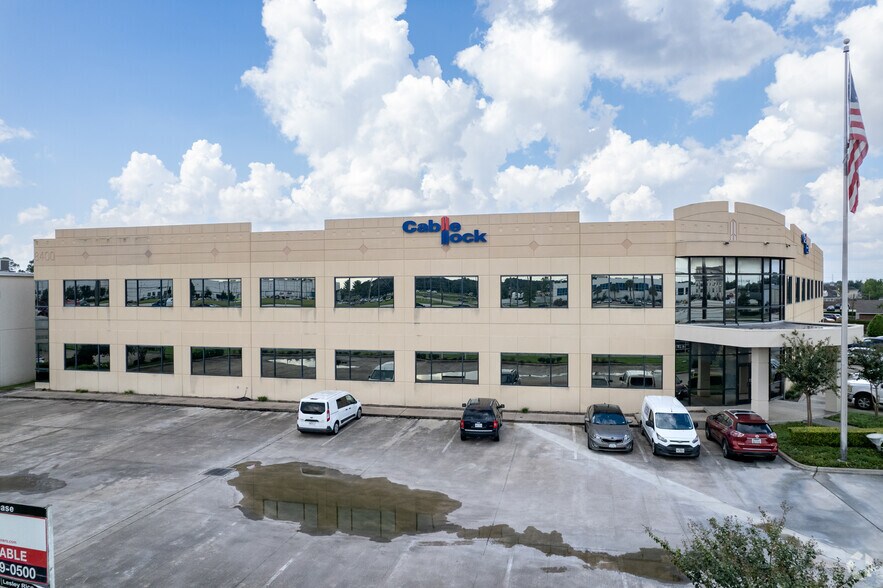 More Photos Of 8400 N Sam Houston Pky W, Houston Office For Lease
