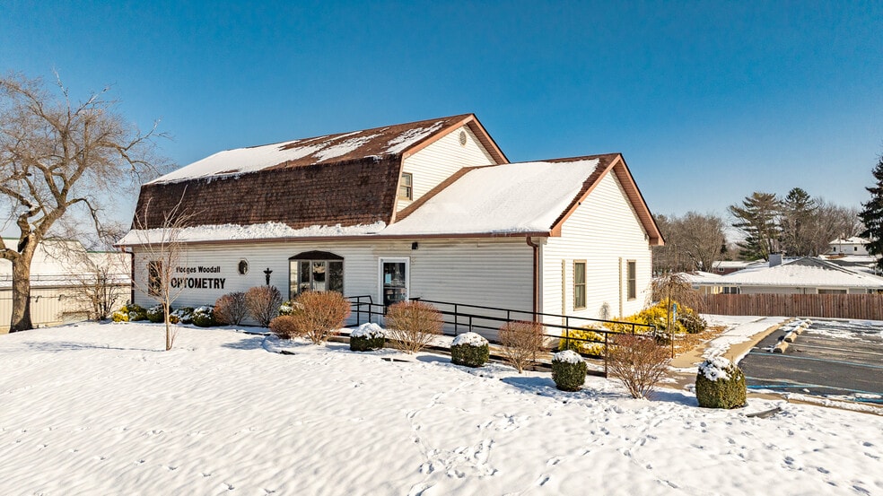 More Photos Of 814 E Washington St, Greencastle Medical For Sale