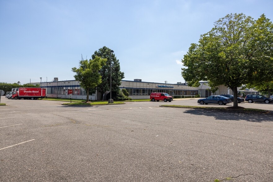 More Photos Of 1200 Prospect Ave, Westbury Manufacturing For Lease