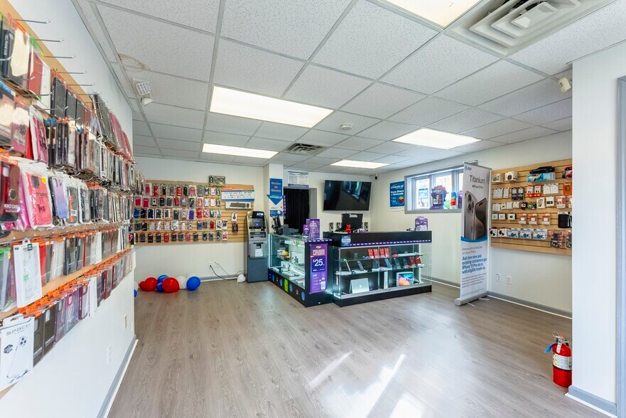 More Photos Of 447 Broadway, Ulster Park Office For Sale