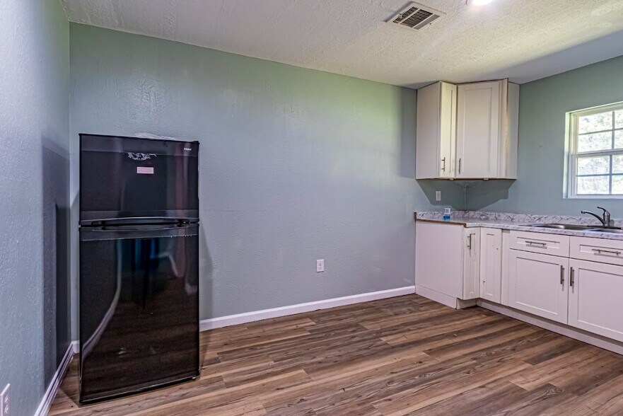 More Photos Of 229 Bishop, Livingston Apartments For Sale