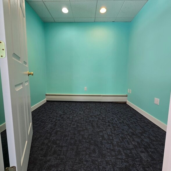 More Photos Of 106 N Franklin St, Pen Argyl Office For Lease