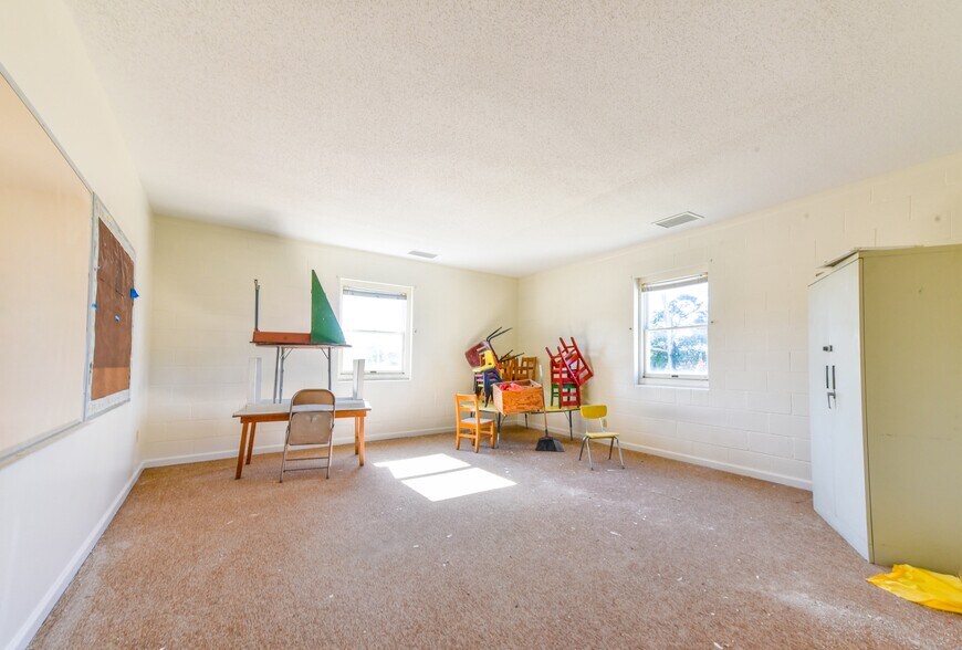 More Photos Of 3901 Raeford Rd, Fayetteville Religious Facility For Lease