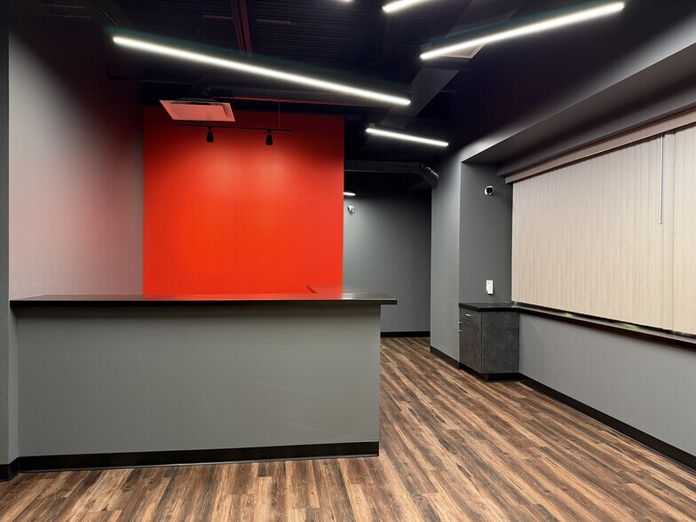 More Photos Of 18140 Burke St, Elkhorn Office For Lease