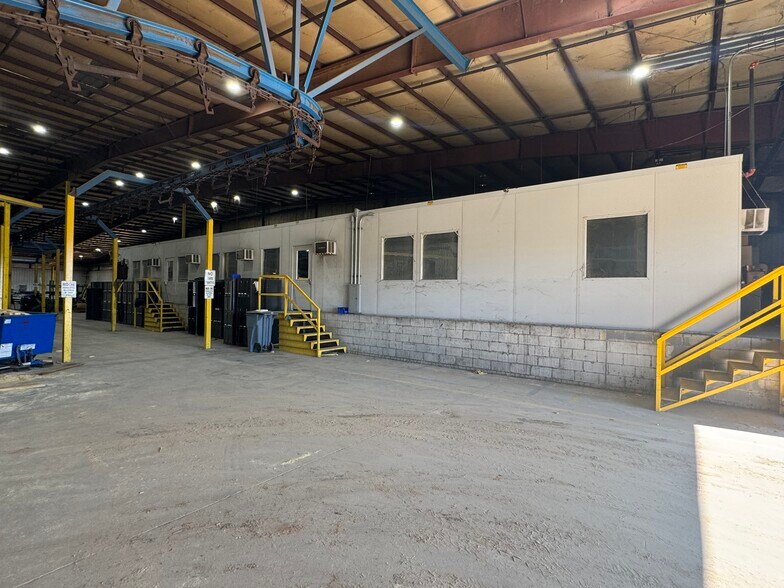 More Photos Of 502 Midway Rd, Cordele Showroom For Lease