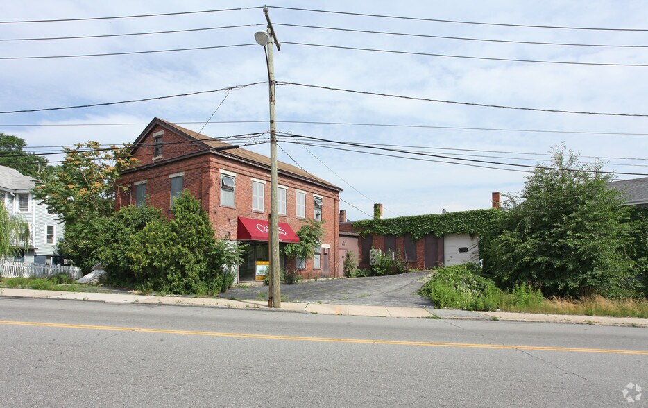 More Photos Of 663-697 Bank St, New London Freestanding For Lease