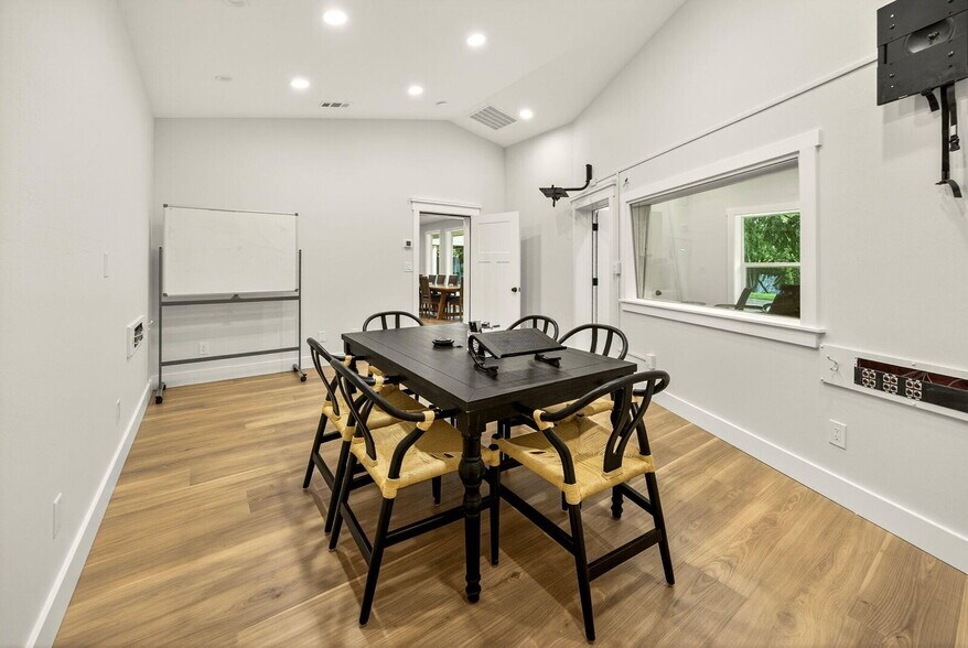 More Photos Of 111 Cedar St, Rogue River Office Residential For Sale