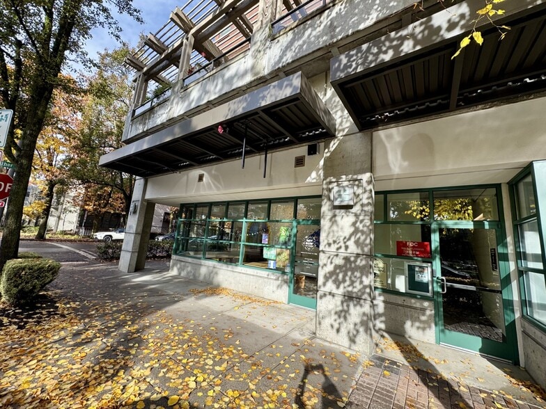 More Photos Of 400-420 W 8th St, Vancouver Apartments For Lease