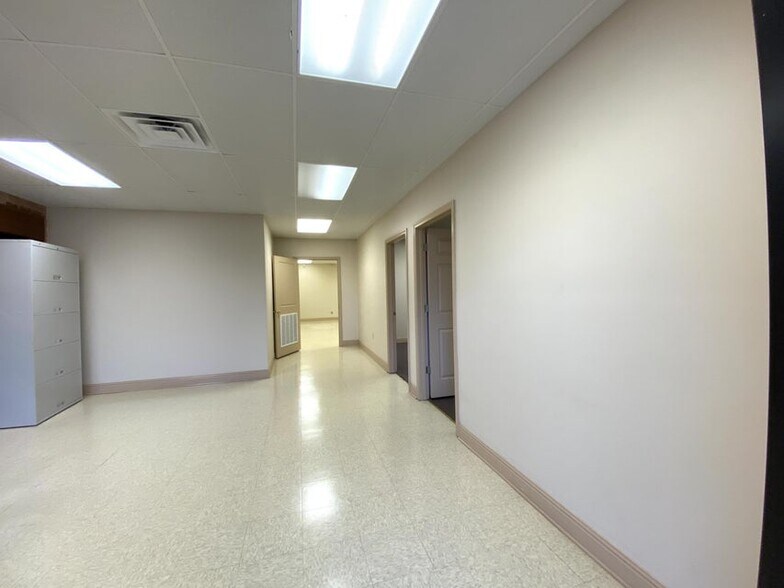 More Photos Of 1523-1529 Cliff Gookin Blvd, Tupelo Office For Lease