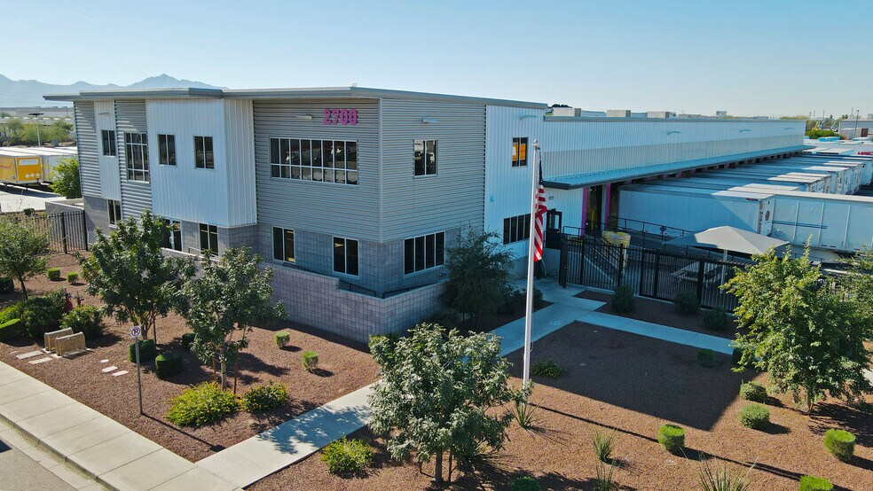 More Photos Of 2700 S 52nd Ave, Phoenix Truck Terminal For Lease