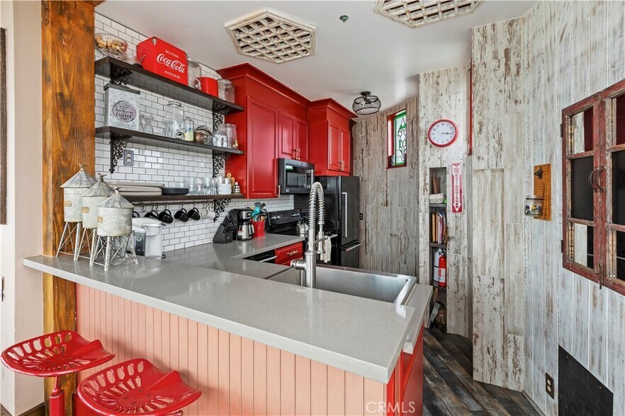 More Photos Of 1 Anderson St, Seal Beach Specialty For Sale