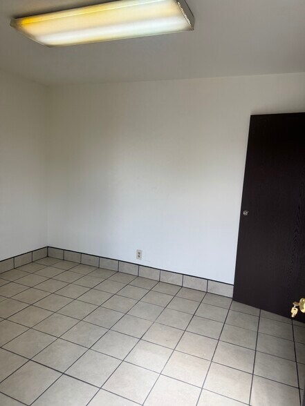 More Photos Of 2515 Troy Ave, South El Monte Warehouse For Lease