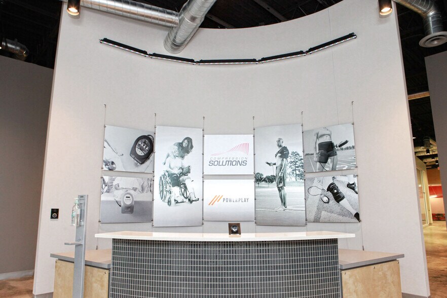 More Photos Of 817 E 4th St, Tulsa Showroom For Sale