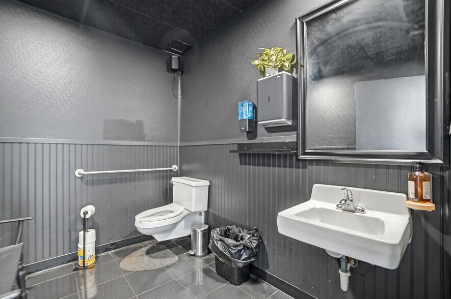 More Photos Of 1256 Columbus Rd, Granville Restaurant For Sale