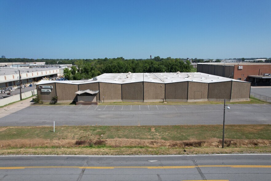 Primary Photo Of 2000 E Roosevelt Rd, Little Rock Warehouse For Sale