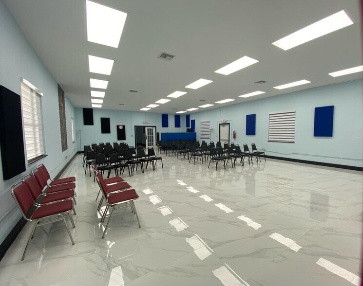 More Photos Of 17 NE 1st Rd, Homestead Storefront Retail Office For Sale
