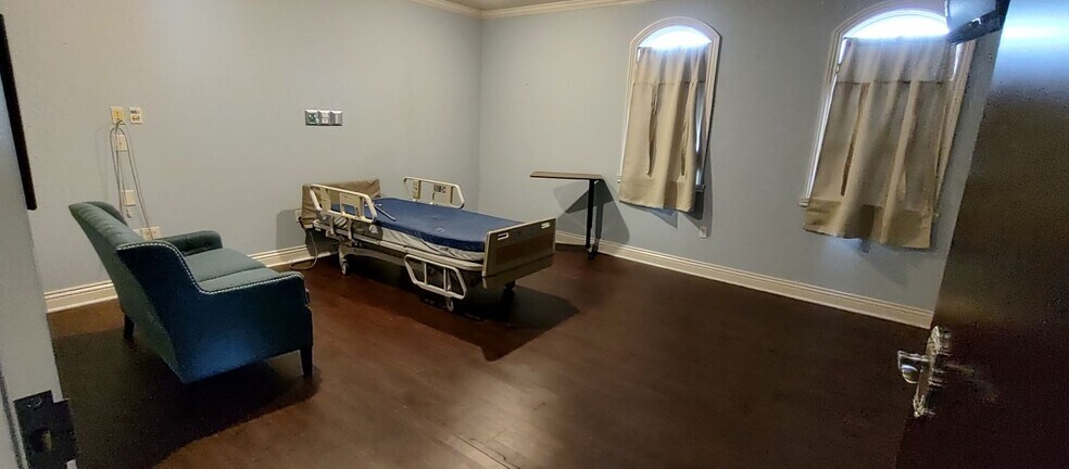 More Photos Of 4450 Union St, Johnstown Medical For Sale