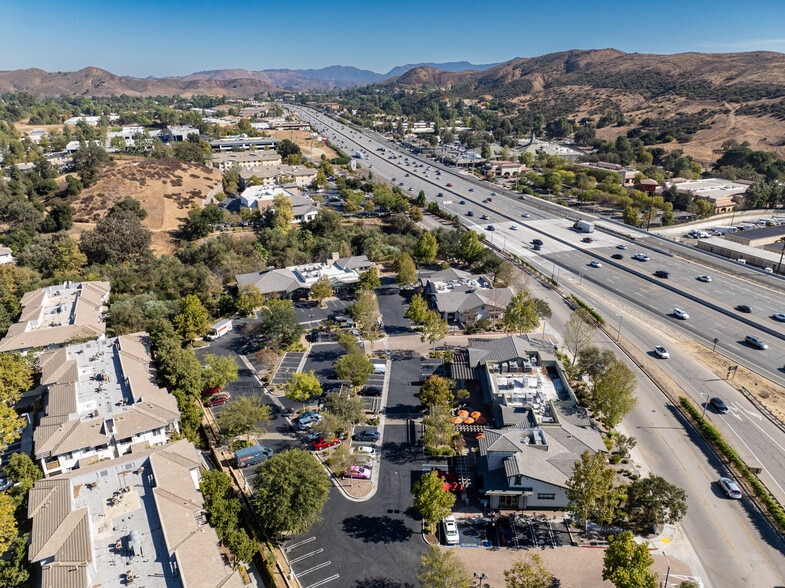 More Photos Of 29105-29125 Canwood St, Agoura Hills Restaurant For Lease