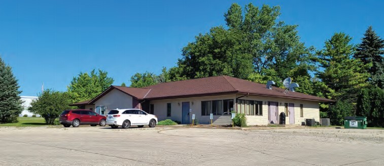 Primary Photo Of 800 N Progress Dr, Saukville Light Manufacturing For Sale