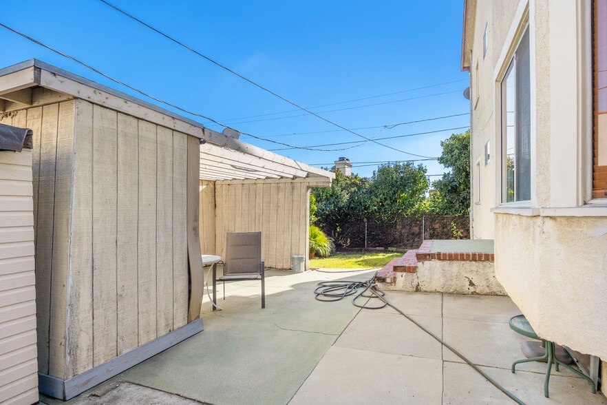 More Photos Of 985 W 9th St, San Pedro Apartments For Sale