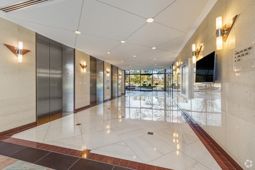 More Photos Of 3200 Wilcrest Dr, Houston Office For Lease