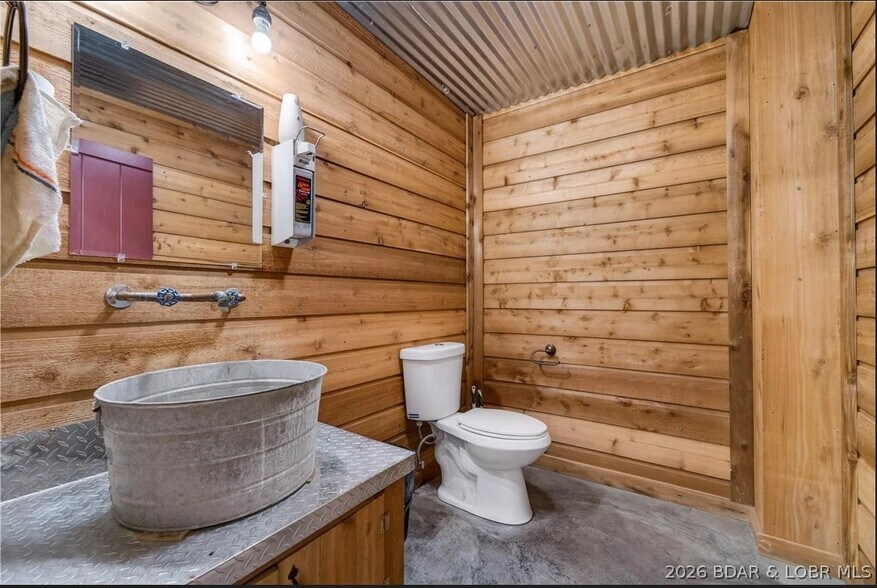 More Photos Of 3737 Antioch Lane, Osage Beach Warehouse For Lease