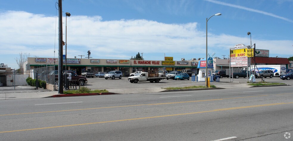 Primary Photo Of 11647-11669 Glenoaks Blvd, Pacoima Unknown For Lease