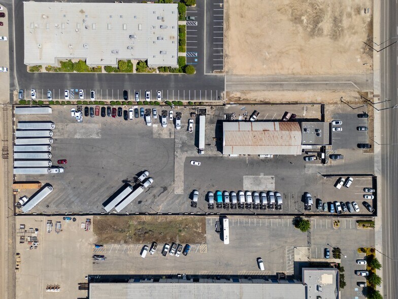 More Photos Of 4451 N Brawley Ave, Fresno Warehouse For Sale