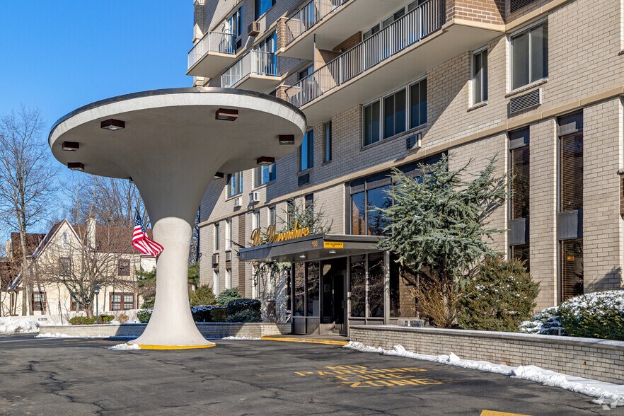 More Photos Of 160 OVERLOOK Ave, Hackensack Apartments For Lease