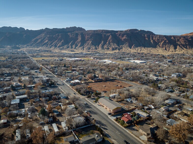 More Photos Of 166 S 400 E, Moab Hotel For Sale