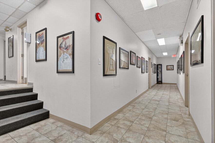 More Photos Of 1558 Rue Viel, Montréal Office For Sale