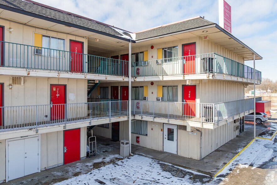 More Photos Of 2016 Old Us-31, Jeffersonville Hotel For Sale