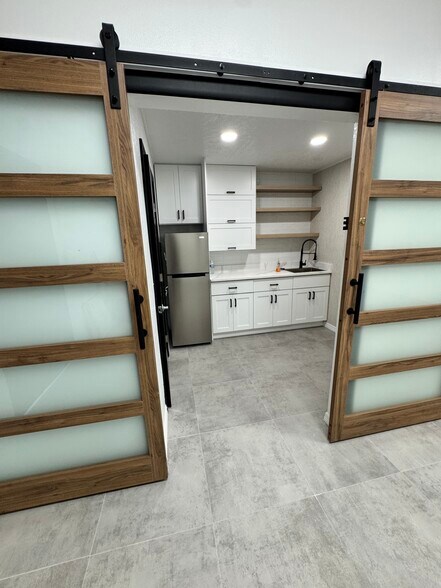 More Photos Of 419 Canal St, New Smyrna Beach Storefront Retail Office For Lease